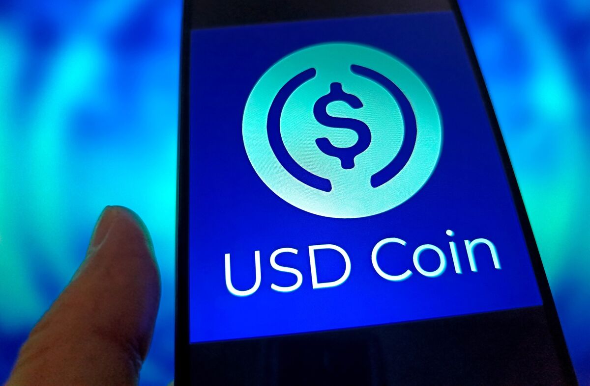 Featured image for Stablecoin Adoption and Regulation: Navigating Growth and Challenges