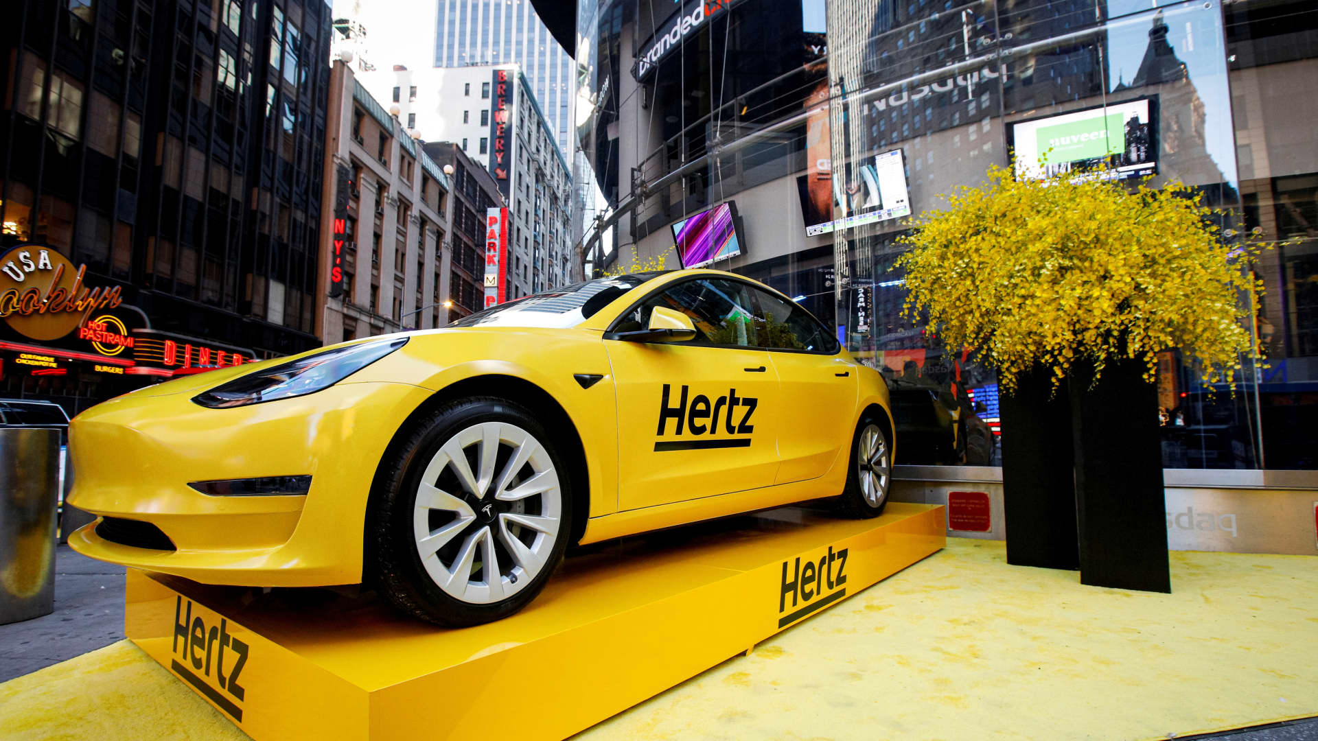 "Market Movers: SAVE, NVDA, W, Discover Financial, Hertz, Plug Power, Spirit, Tesla, Teladoc, Rivian and More"