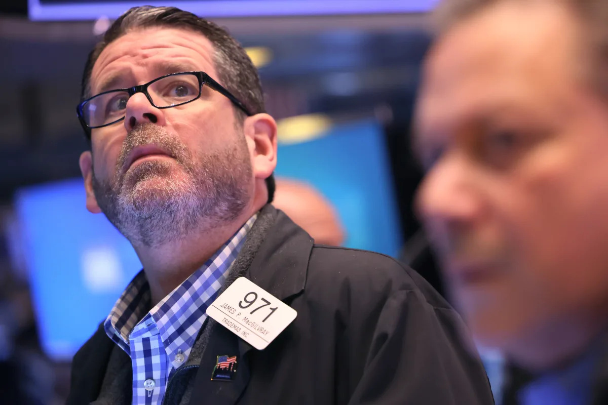 "Stock Market Update: S&P 500 Hits New High, Dow Weighed Down by Earnings"