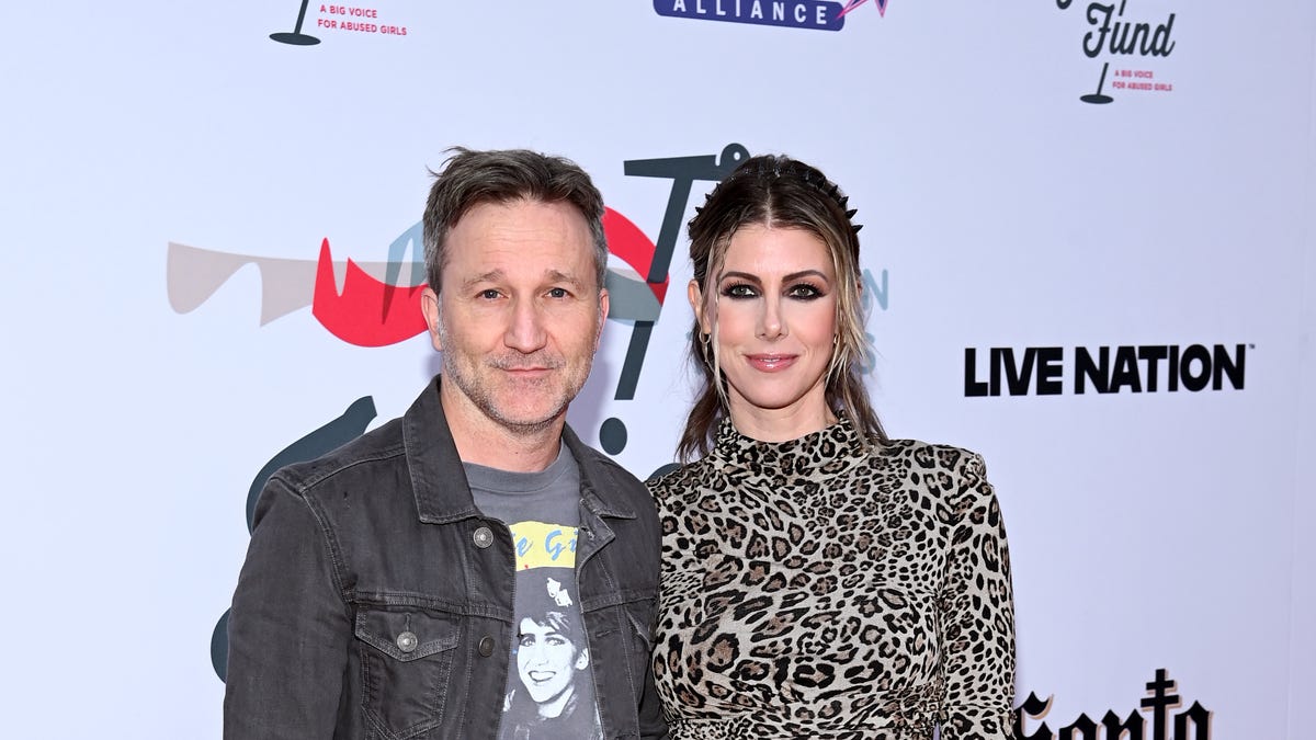 Featured image for "Kelly Rizzo and Breckin Meyer: A New Relationship After Bob Saget's Death"