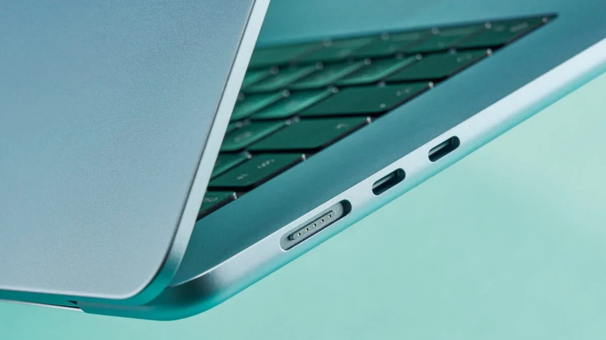 Apple's Colorful, Budget MacBook Aimed for March 4 Debut