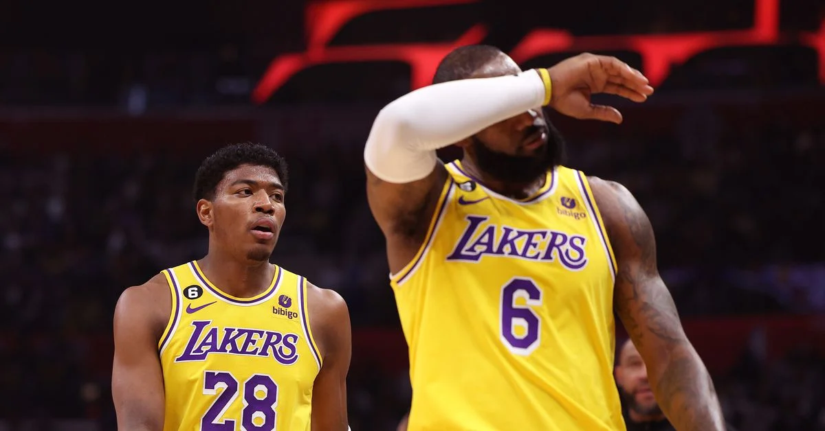 Lakers' Overuse and Fatigue Lead to Loss Against Clippers.