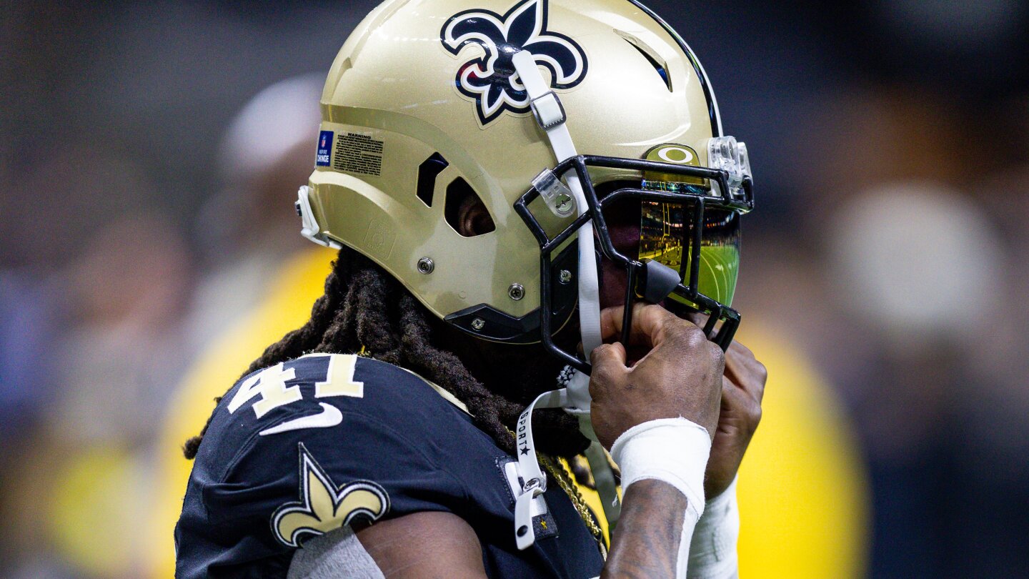 Alvin Kamara Returns with Explosive Energy for Saints vs. Bucs
