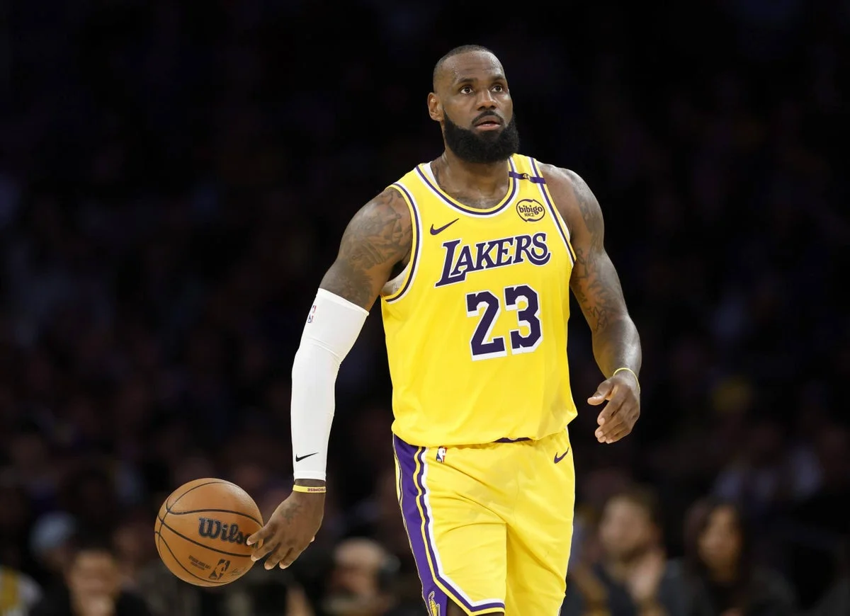 LeBron James Reaffirms Lakers Commitment with Player Option for 2025-26