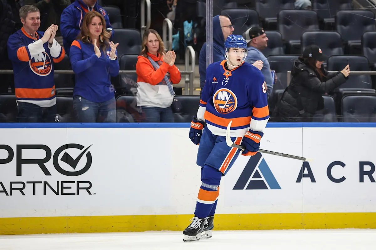 Featured image for Canadiens Acquire Noah Dobson in Eight-Year Sign-and-Trade with Islanders