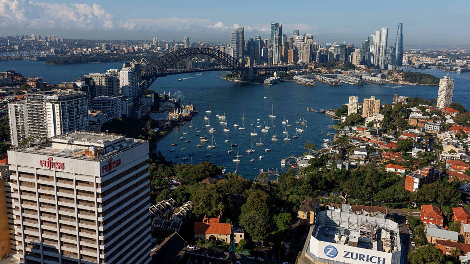 Featured image for Asian Markets Decline Amid Fed Warnings and Middle East Tensions