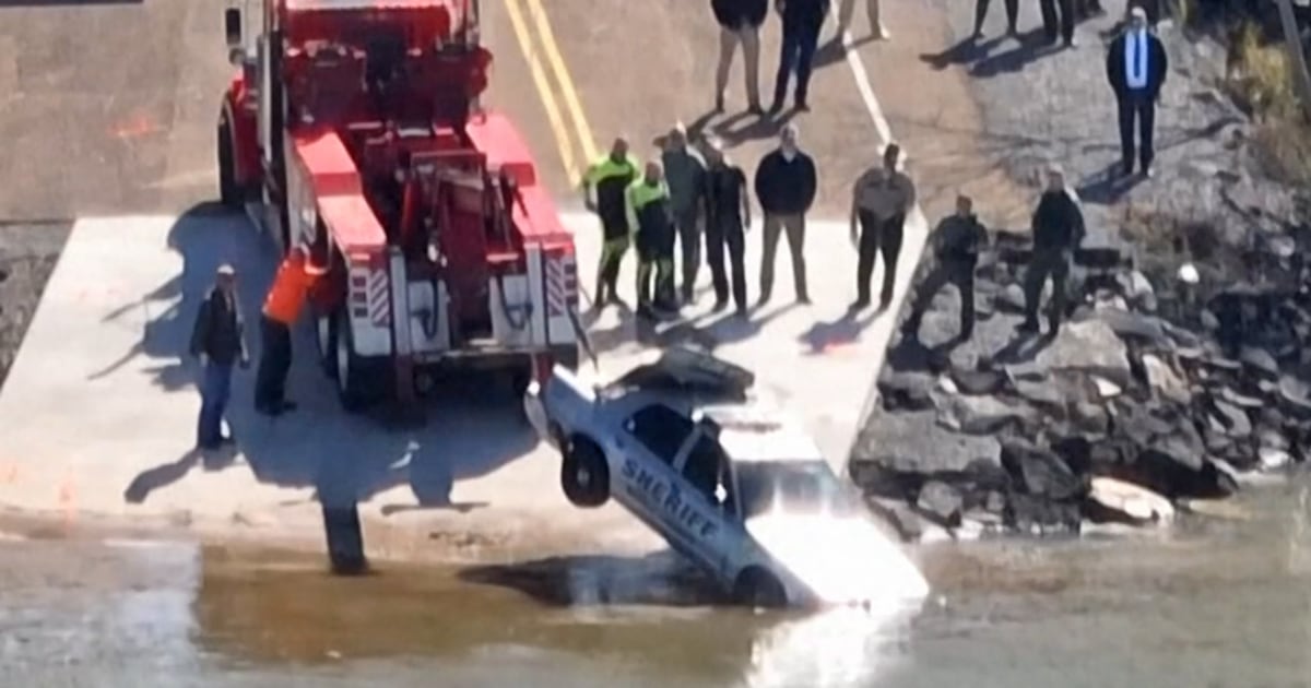 Featured image for "Body of Missing Tennessee Deputy Found in Recovered Patrol Car from River"