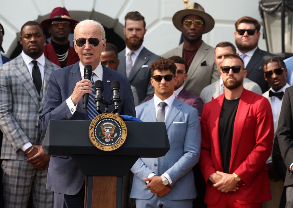 "NFL Champion's Pro-Life Necktie and Presidential Mix-Up at White House Visit"