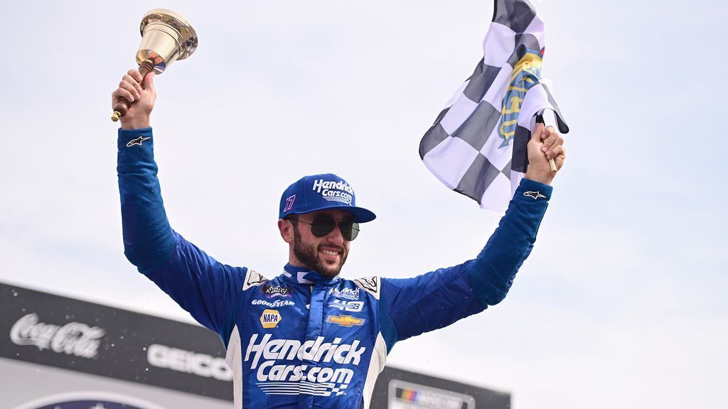 Featured image for Chase Elliott Clinches First Xfinity Win Since 2016 at Charlotte