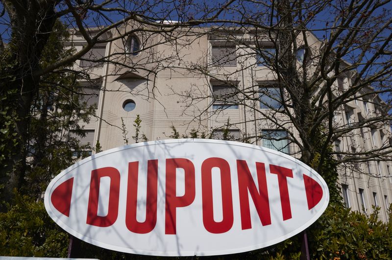 Featured image for DuPont's Preliminary Quarterly Results Disappoint, Stock Tumbles