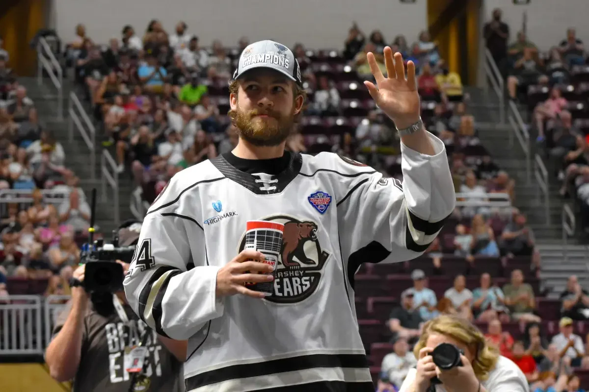 Teams Extend Qualifying Offers to Restricted Free Agents in NHL and NBA