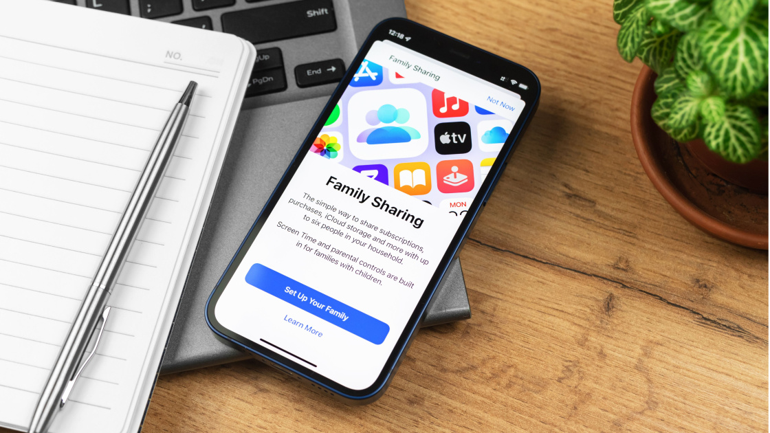 Featured image for "Apple Settles $25 Million Family Sharing Lawsuit, Eligible for Compensation"