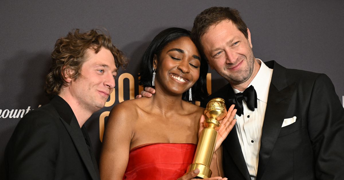 Featured image for Golden Globe Winners Show Gratitude to Restaurant Workers