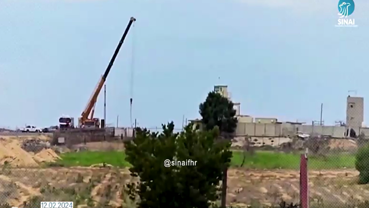 "Egypt Prepares Gaza Border Shelter as Israeli Offensive Looms: Latest Updates"