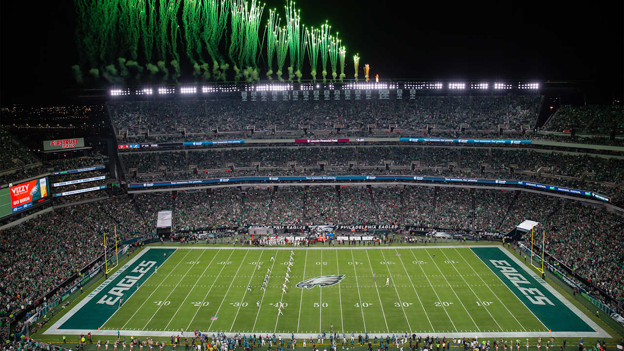 Featured image for Cowboys vs. Eagles Kickoff: Live Updates and Fan Sentiment