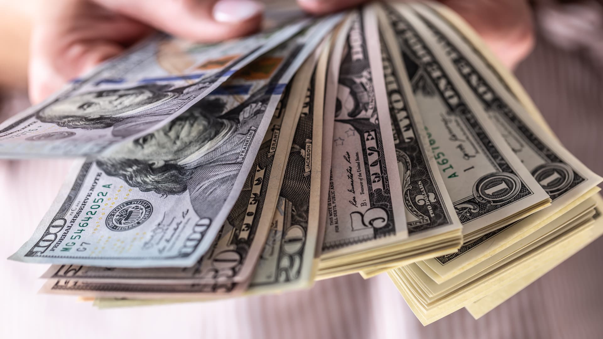 Why Using Cash Like a Millionaire Might Not Be the Best Investment Strategy