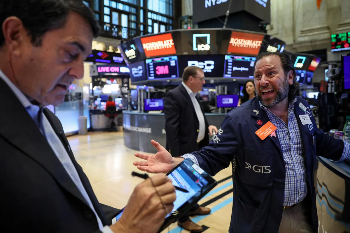 "Stocks Plummet as Fed Rate Hike Fears Intensify"