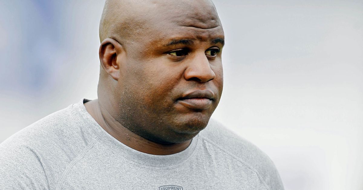 Featured image for Eric Bieniemy Hired as UCLA's Offensive Coordinator