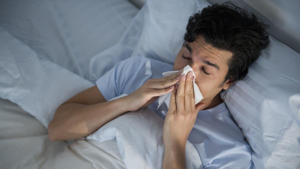 Featured image for Effective Ways to Stop a Runny Nose Naturally