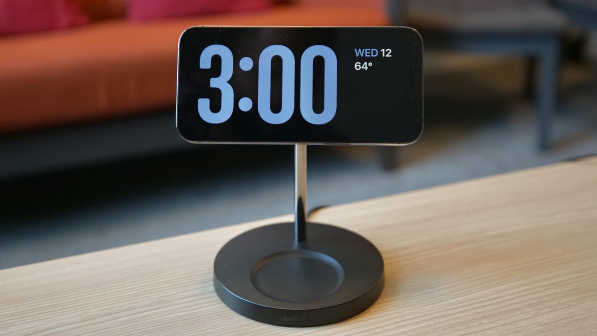 Featured image for "Exploring iOS 17's StandBy Mode: Hype, Dislikes, and MagSafe Stands"