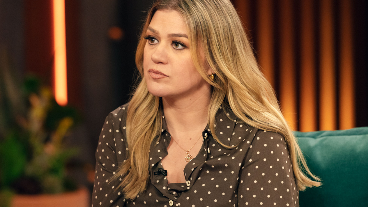 Featured image for Kelly Clarkson's Ex-Husband Brandon Blackstock Dies at 48 After Cancer Battle