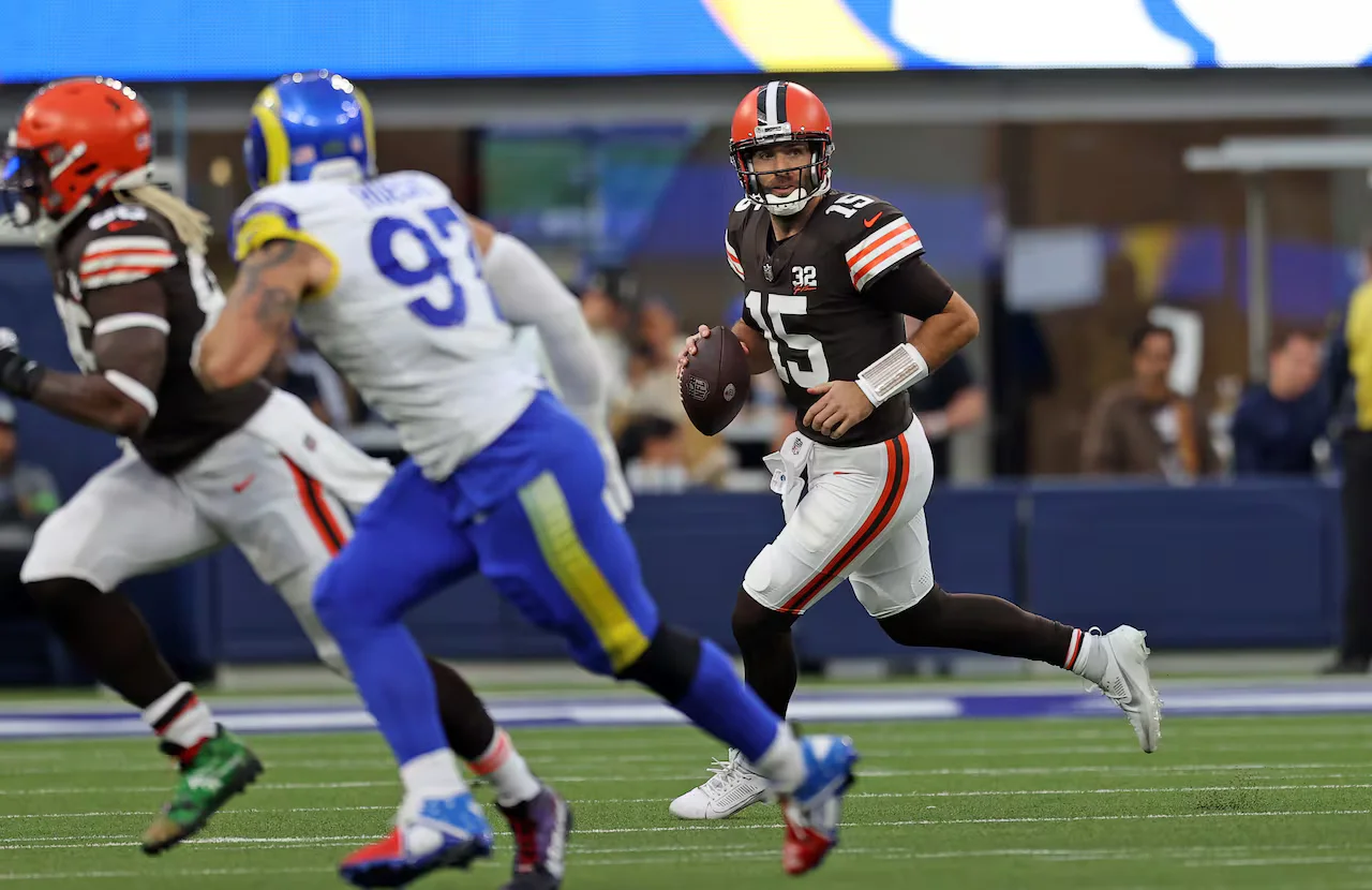 Browns Coach Keeps QB Starter a Mystery for Jaguars Game