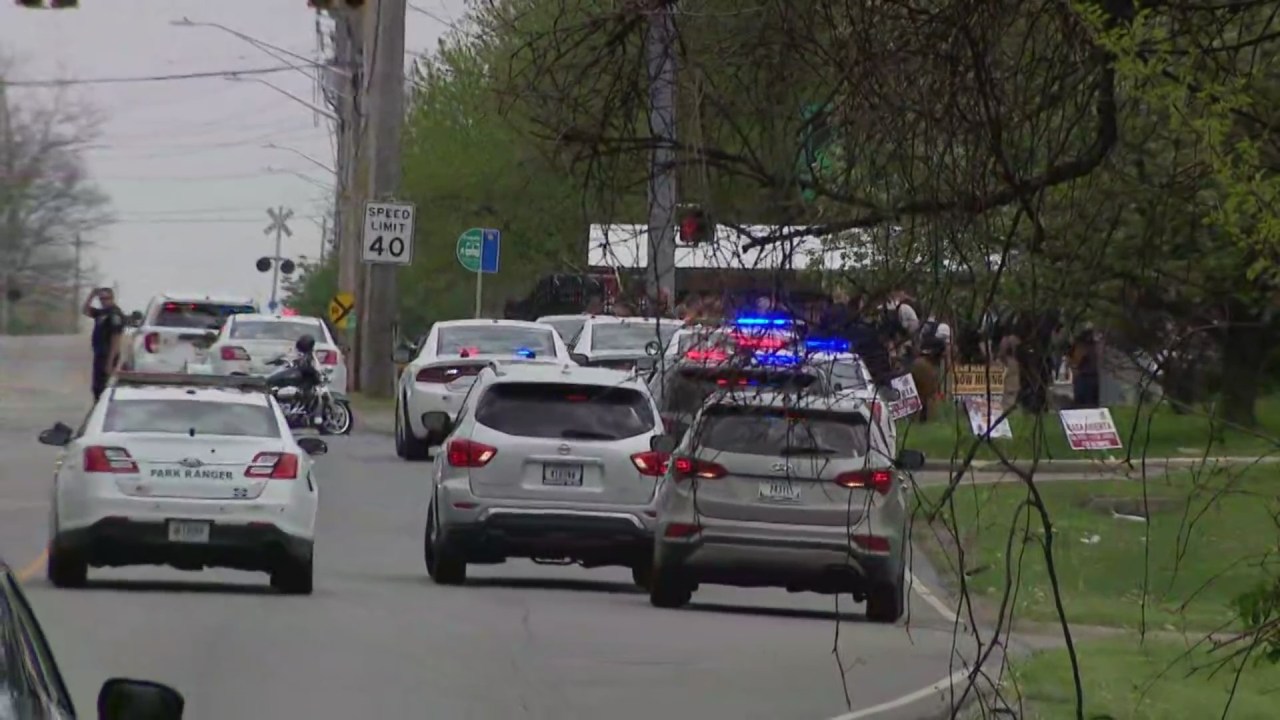 Featured image for High-speed chase ends in suspect's death and 2 officers injured in Indianapolis.