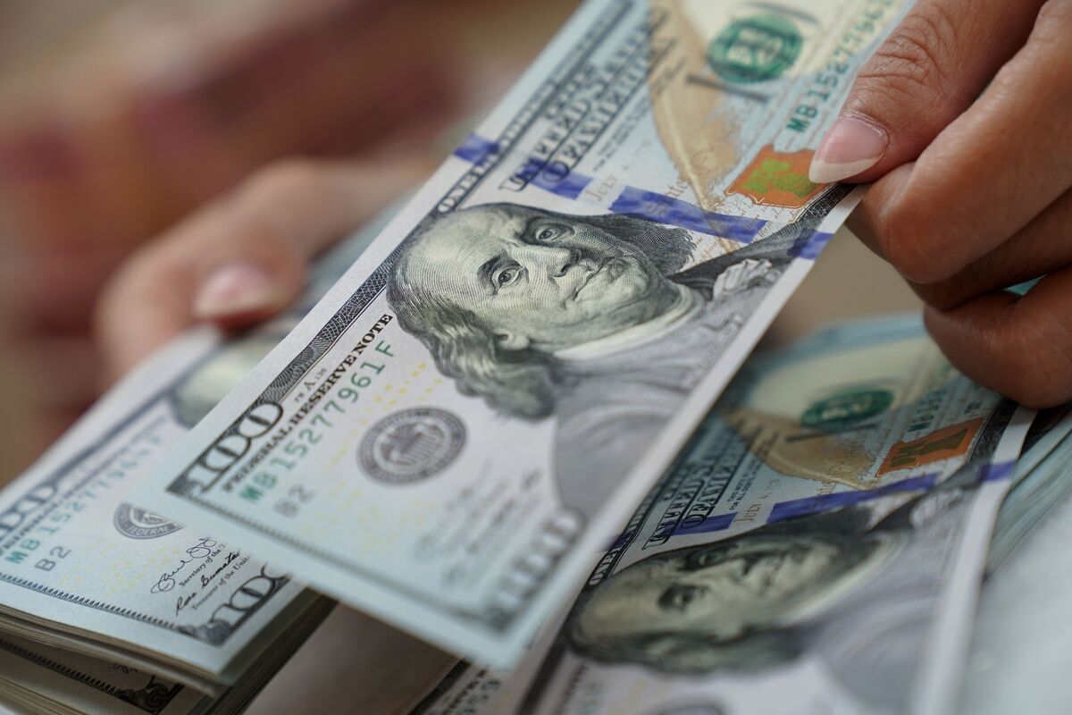 Dollar Strengthens Amid Geopolitical Tensions and US Data