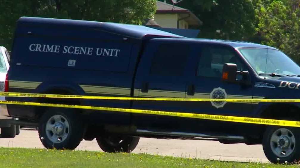 Featured image for Armed and Dangerous Homicide Suspect Sought in Eldora, Iowa