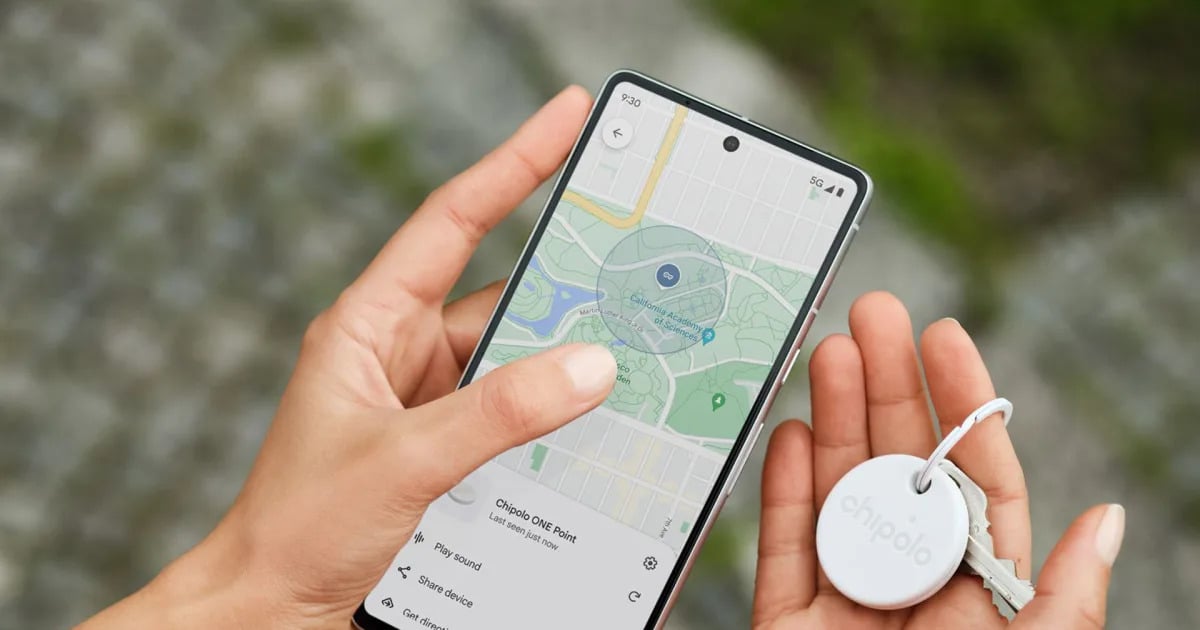 Featured image for "New Item Trackers for Android: Chipolo vs. Google's Find My Device"