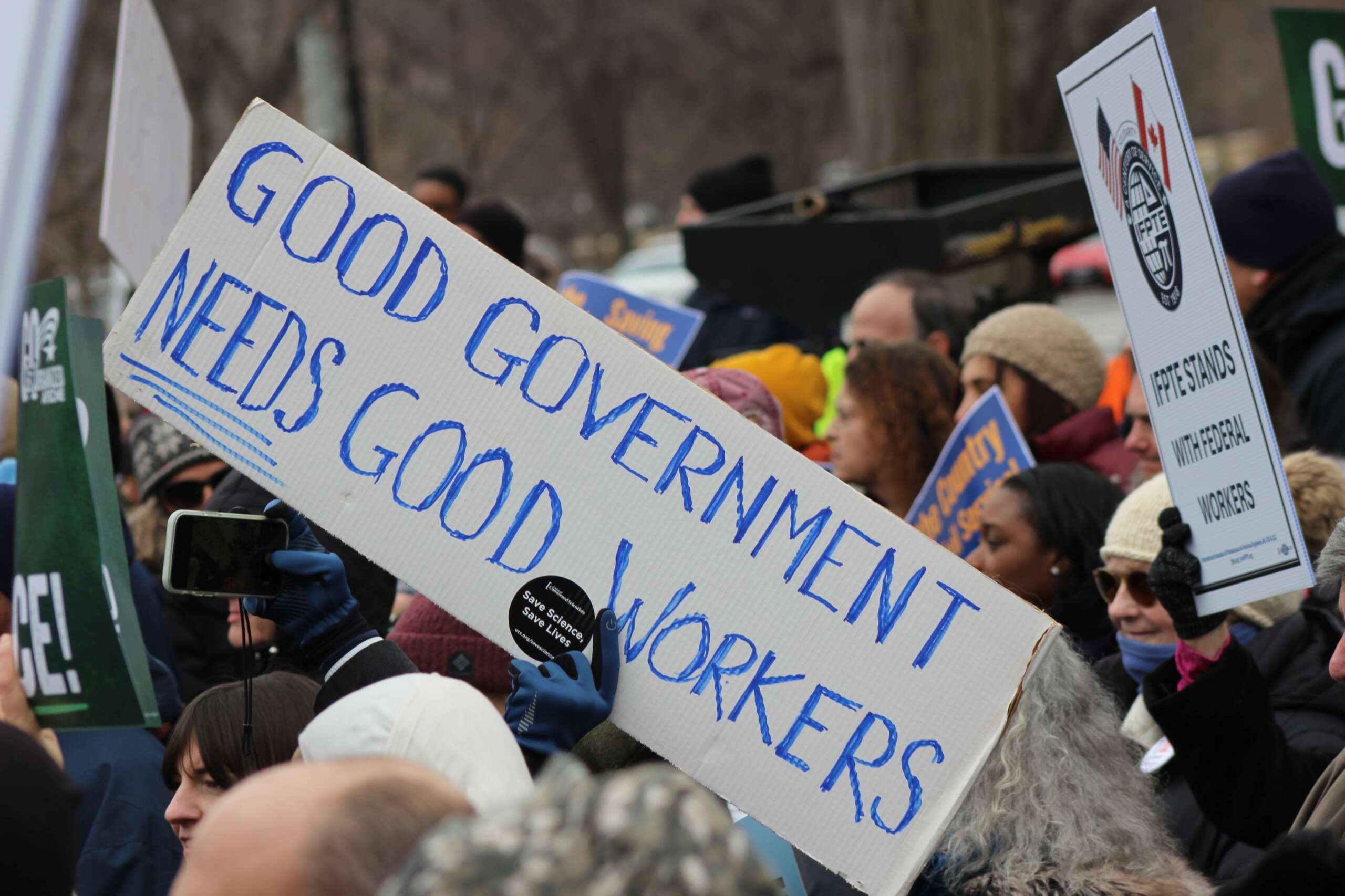 Featured image for Federal Workers to Resume Duties and Back Pay as Government Reopens