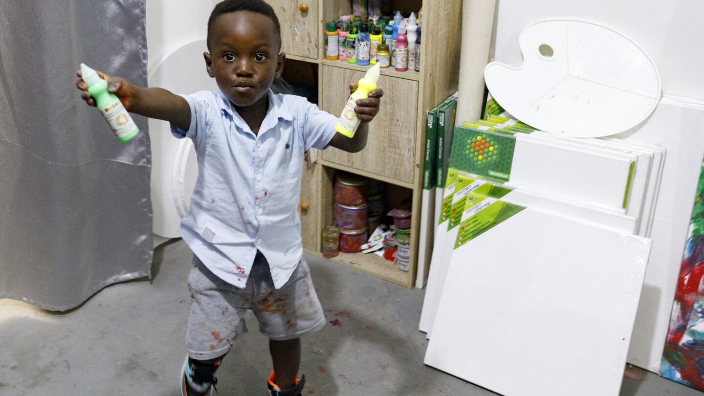 Featured image for "Ghana Toddler Becomes Youngest Male Artist, Sets World Record"