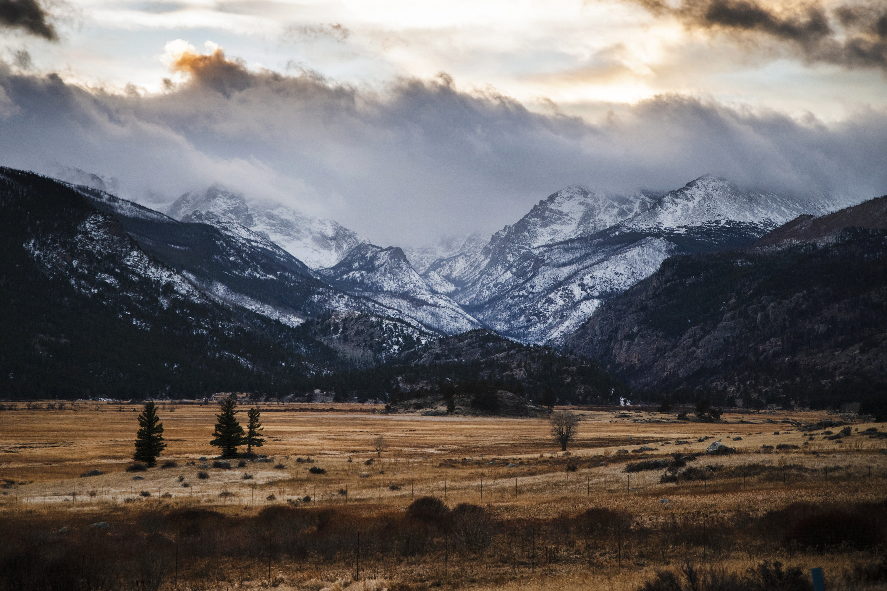 Featured image for Tragic Death: Woman Free Solo Climbing in Rocky Mountain National Park Falls 500 Feet