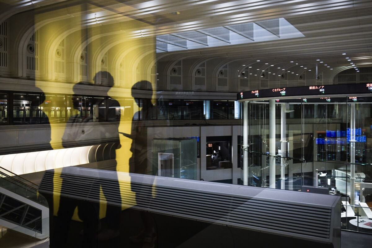 Featured image for Asian Markets Remain Wary Due to Geopolitical Strains