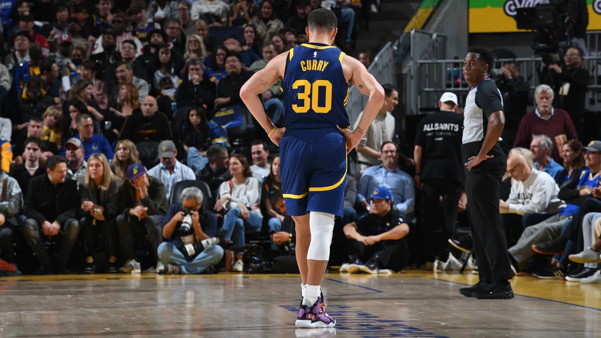 "Warriors' Double-OT Loss to Lakers: Steph's Frustration, LeBron-Curry Rivalry, and Lakers' Thrilling Victory"