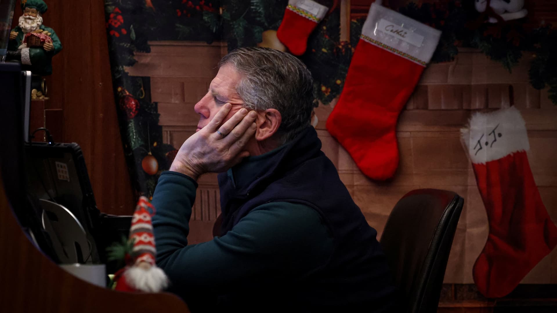 Featured image for Market Uncertainty and Celebrity Party Drama Highlight Week's Headlines