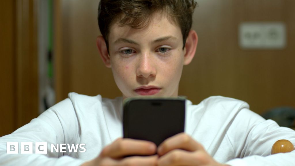 Australia Enacts World-First Social Media Ban for Under-16s