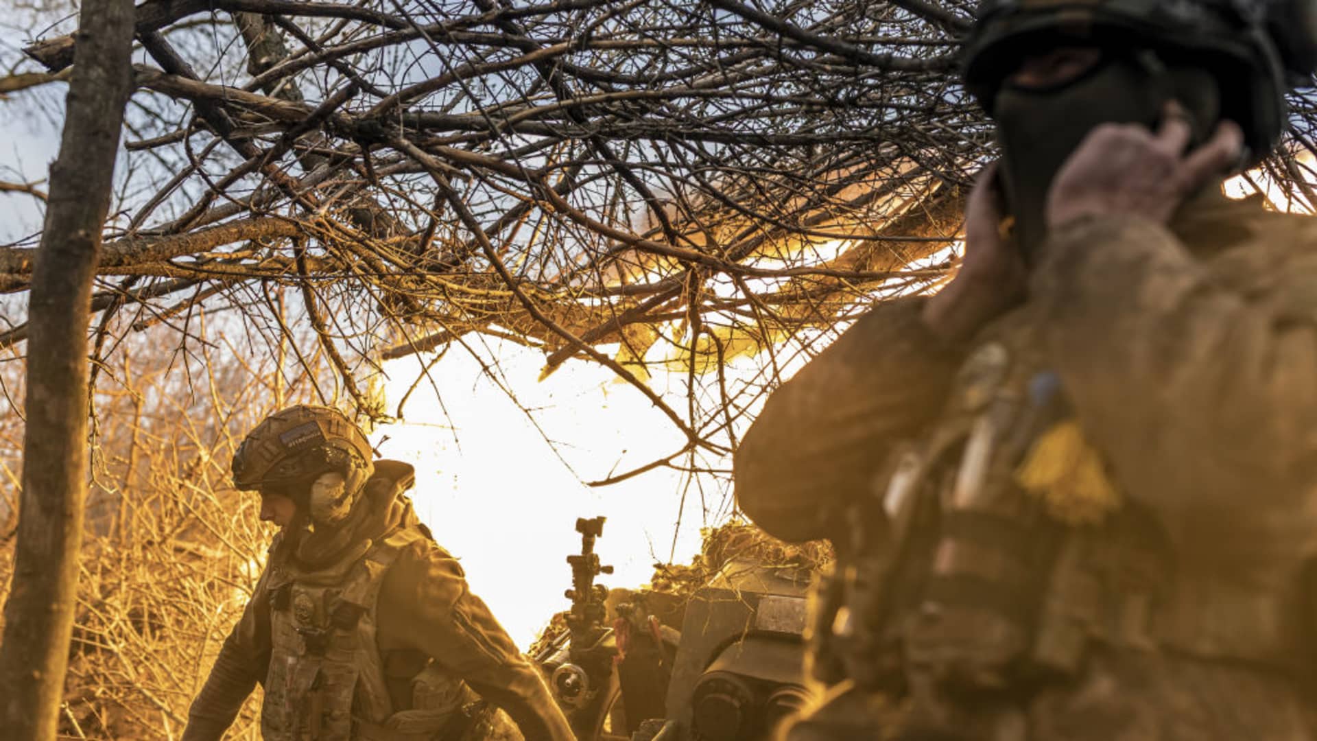 The Battle for Bakhmut: Ukraine's Risky Strategy.
