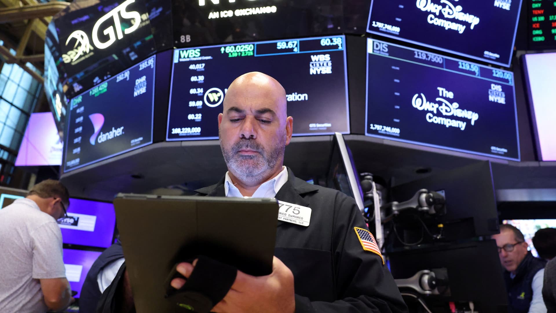 Stock Markets Reach New Highs on Strong Earnings and Economic Data