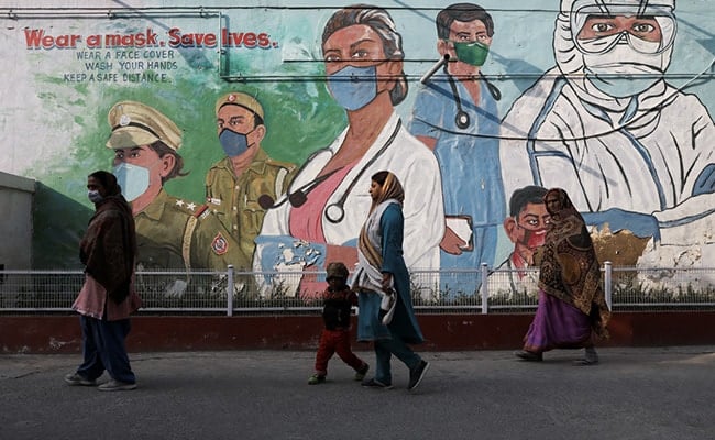 Featured image for Rising Covid Cases in Kerala Prompt Mandatory Masks for Seniors in Karnataka