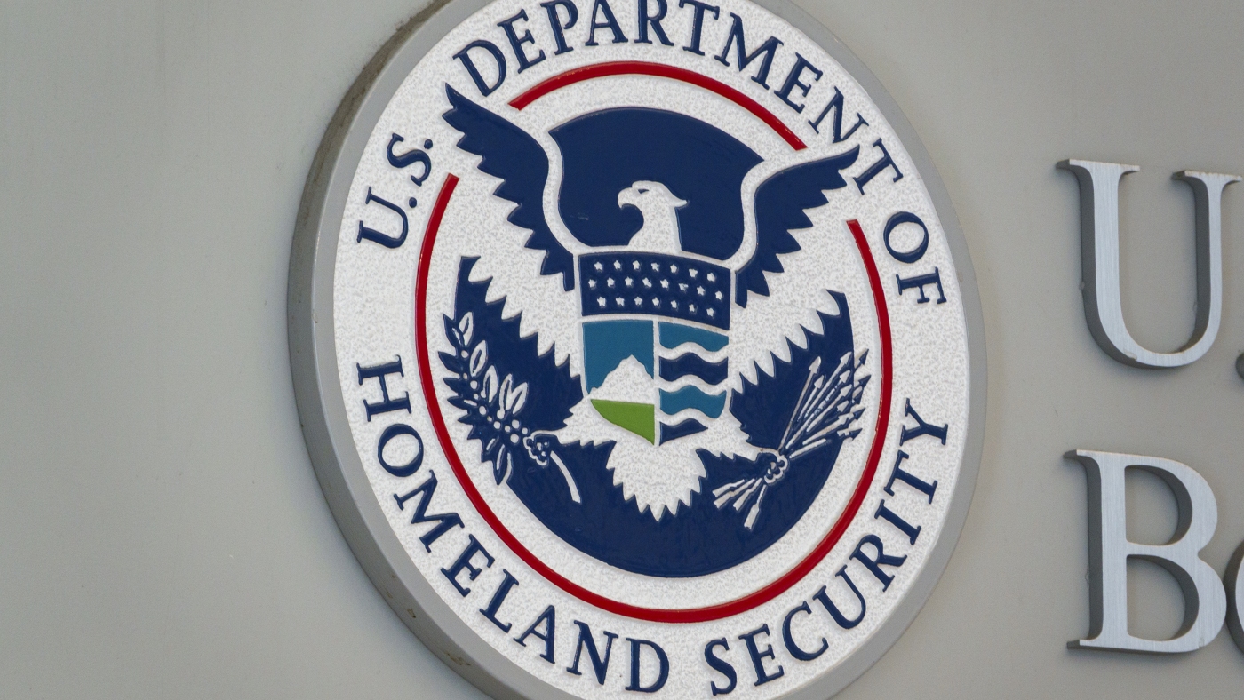 Featured image for Homeland Security Removes Federal 'Sanctuary' Cities List Amid Controversy