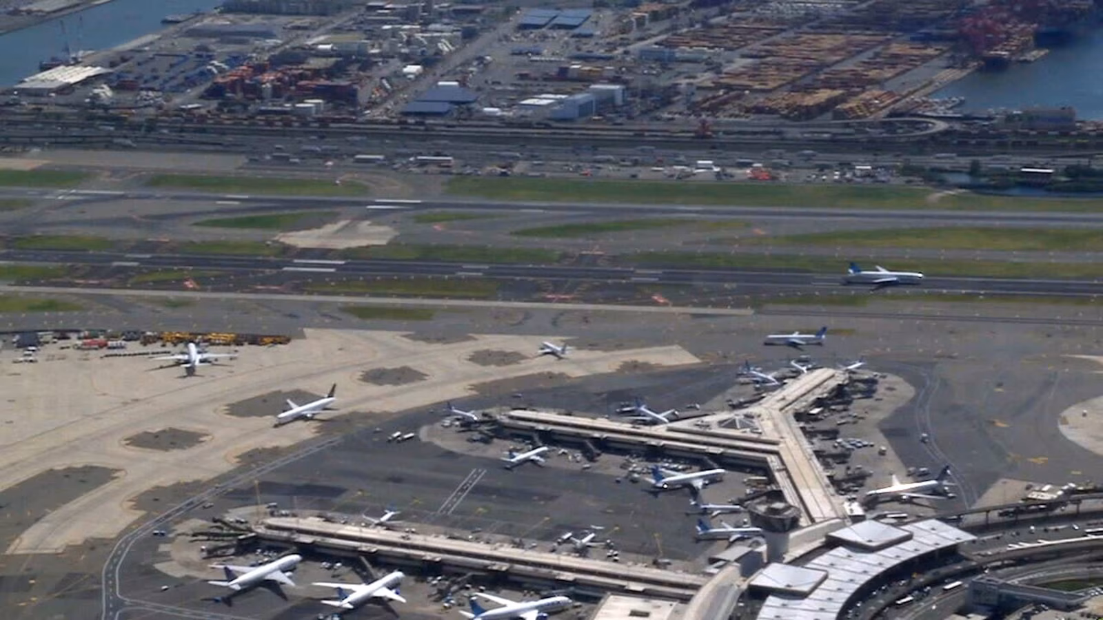Featured image for Newark Airport Ground Stops and Flight Disruptions Due to Communication and Equipment Failures