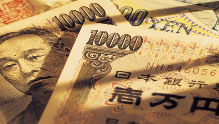 Featured image for Japanese GDP and US Jobless Claims Drive Yen Demand in USD/JPY Forecast
