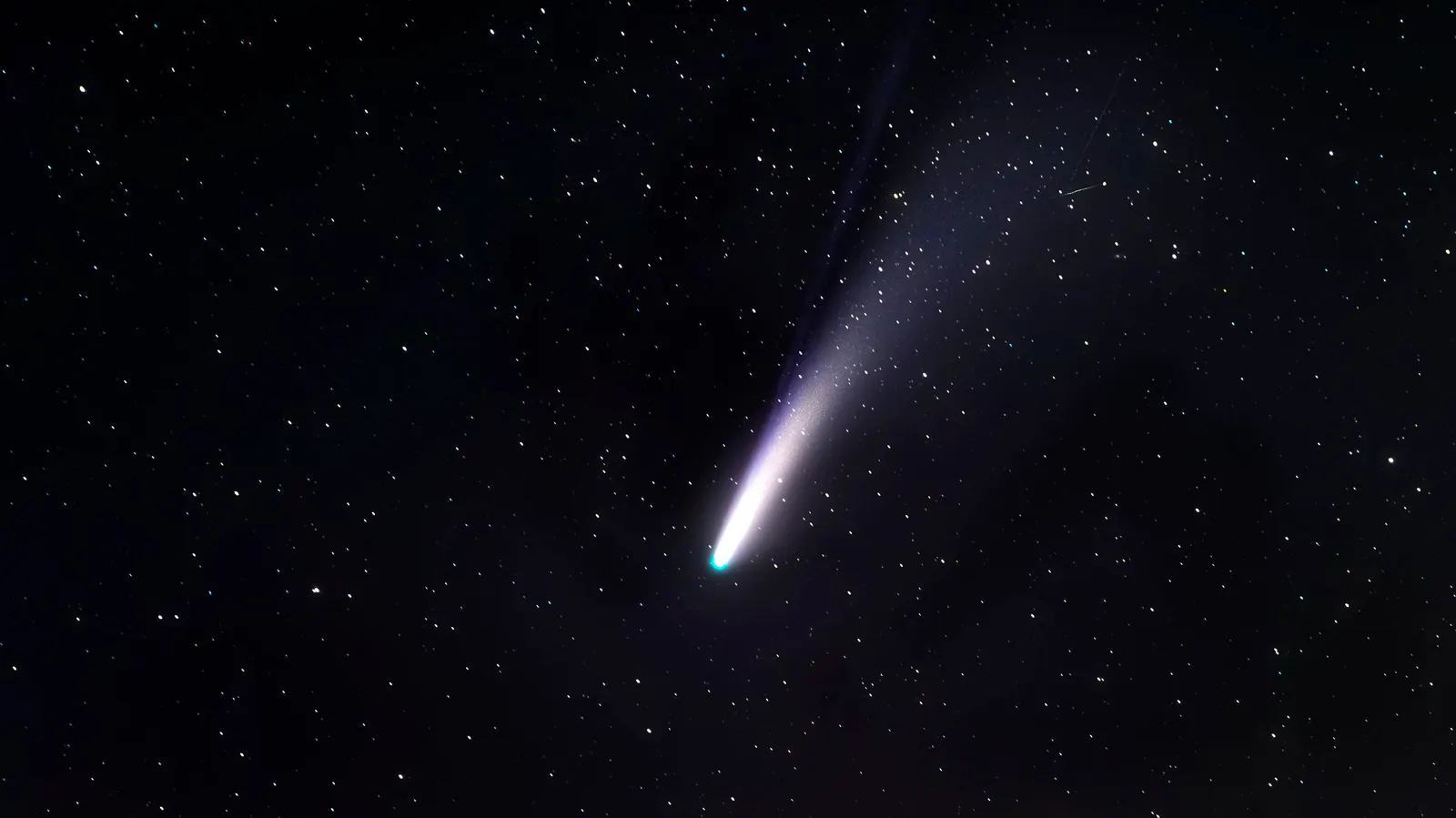 How to Spot Two Bright Comets Near Bright Stars This October