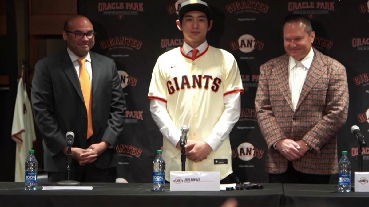 Featured image for "Jung Hoo Lee: The Perfect Fit for Giants' Center Field"