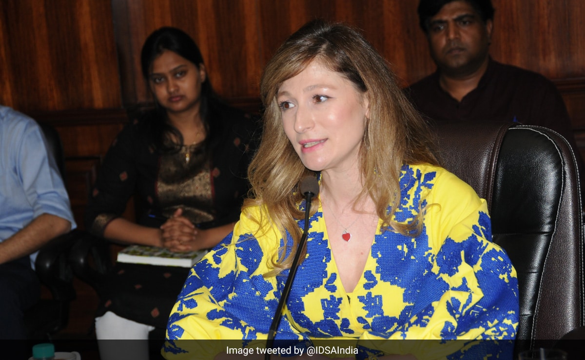 Ukraine urges India to reduce dependence on Russia and play a bigger role in resolving conflict.
