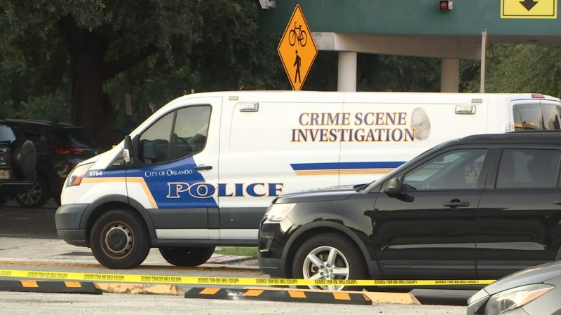 Manhunt underway after shooting leaves 2 Orlando officers critically injured
