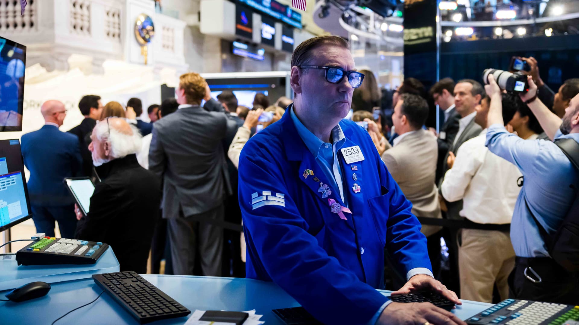 Featured image for Stock Markets Hit New Highs Amid AMD's OpenAI Deal Surge