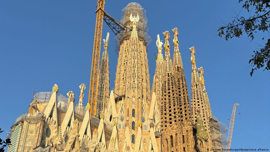 Featured image for Sagrada Família Achieves Title as World's Tallest Church