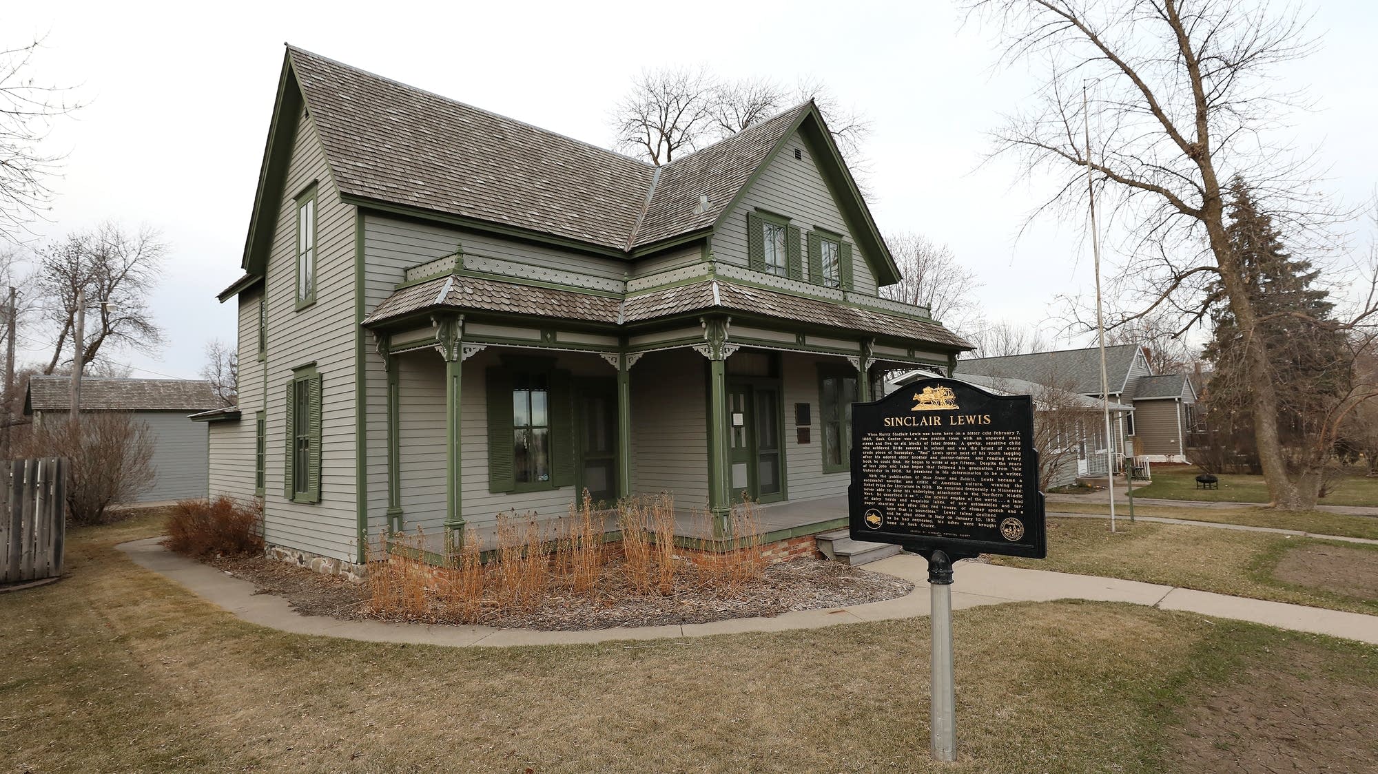 Featured image for Arrowsmith's 100th Anniversary Highlights Sinclair Lewis's Timeless Medical Tale